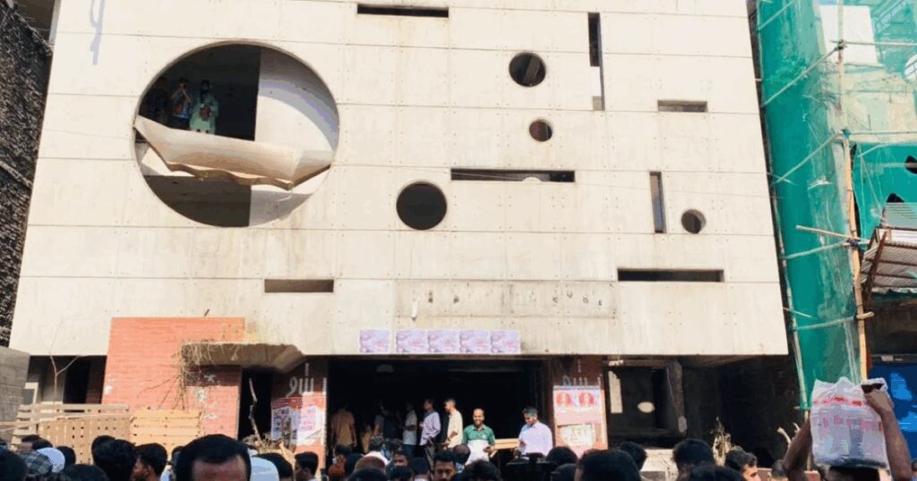 Gulistan 9223980128f82ced28b6ab88727316de ffd353e945e6117bf922ac01e2520a2c.jpg