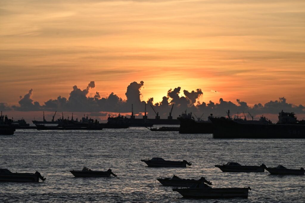 Afp 20251030 82ht9kd v1 midres bangladesheconomytrade.jpg